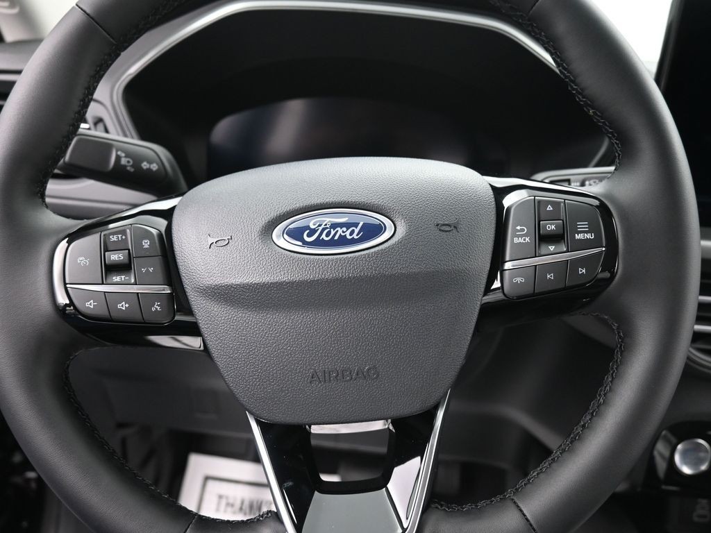 Ford Escape Vehicle Full-screen Gallery Image 13