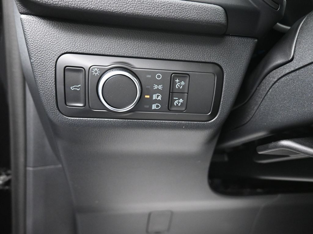 Ford Escape Vehicle Full-screen Gallery Image 14