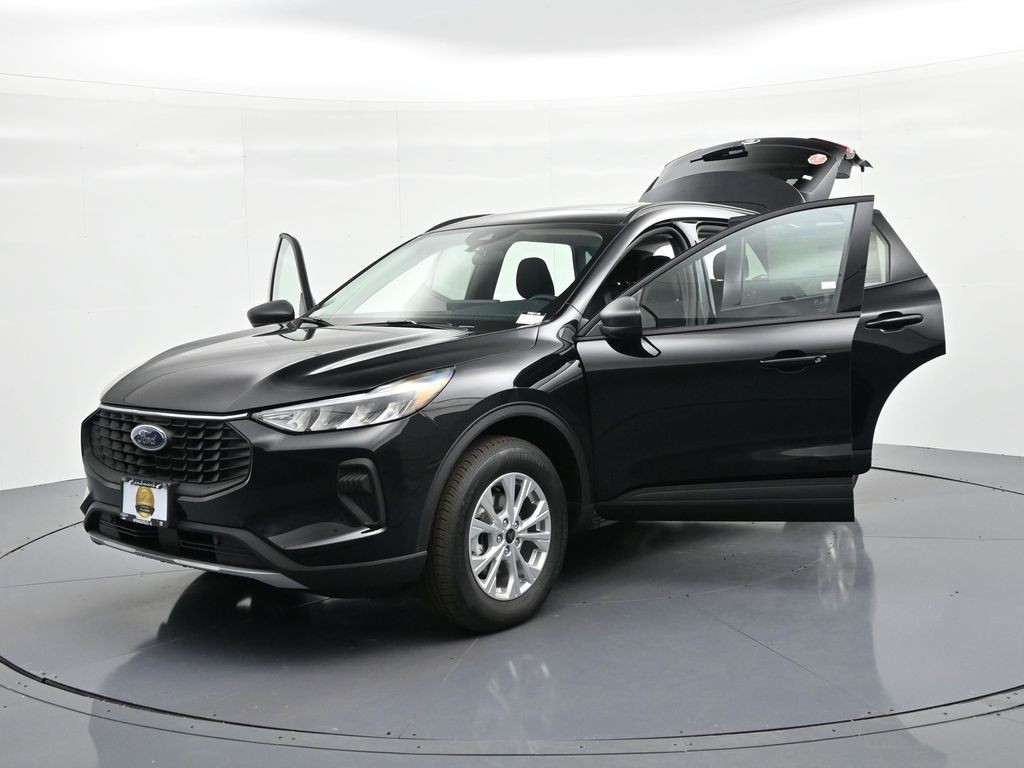 Ford Escape Vehicle Full-screen Gallery Image 27