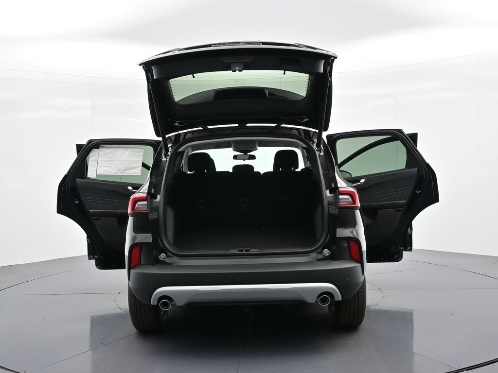 Ford Escape Vehicle Full-screen Gallery Image 28