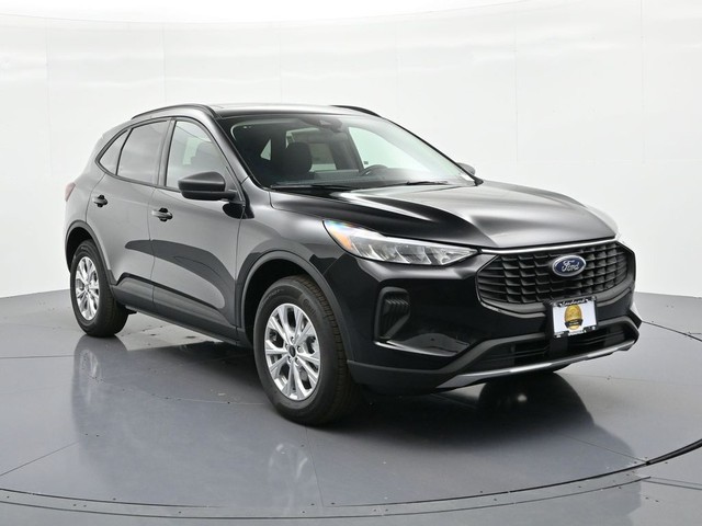 Ford Escape Vehicle Full-screen Gallery Image 4