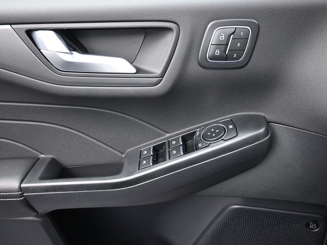 Ford Escape Vehicle Full-screen Gallery Image 15