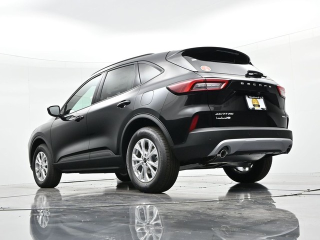 Ford Escape Vehicle Full-screen Gallery Image 21