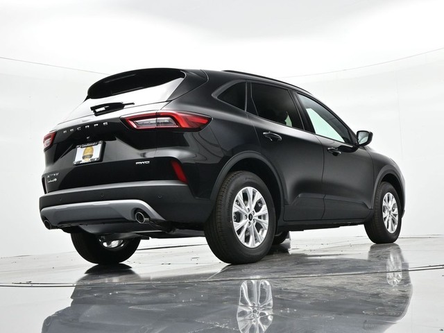 Ford Escape Vehicle Full-screen Gallery Image 23