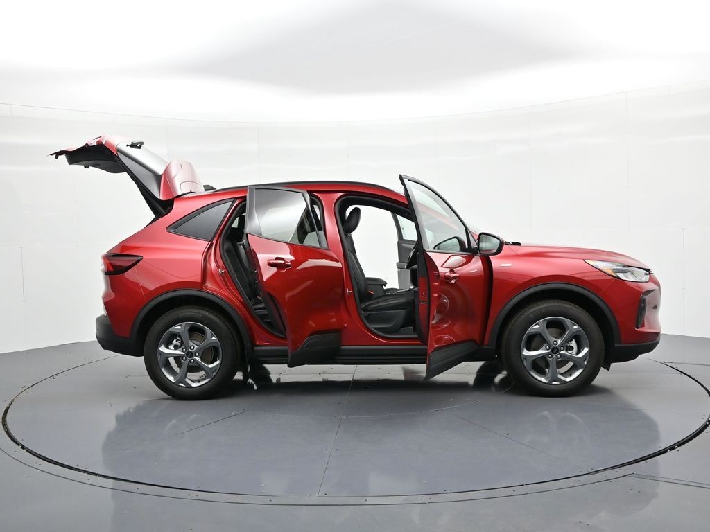 Ford Escape Hybrid Vehicle Full-screen Gallery Image 24