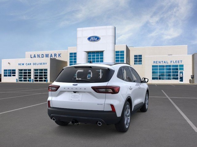 Ford Escape Vehicle Full-screen Gallery Image 8