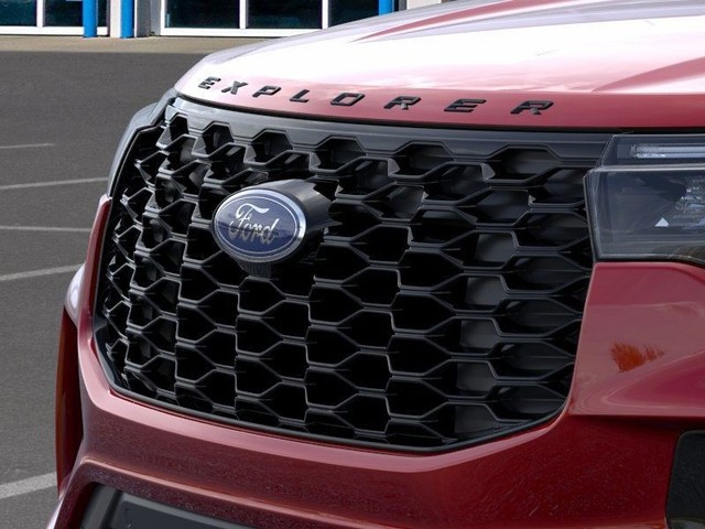 Ford Explorer Vehicle Full-screen Gallery Image 17