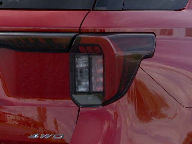 Ford Explorer Vehicle Full-screen Gallery Image 21