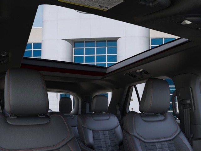 Ford Explorer Vehicle Full-screen Gallery Image 22