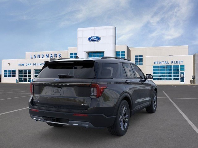 Ford Explorer Vehicle Full-screen Gallery Image 8