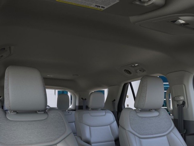 Ford Explorer Vehicle Full-screen Gallery Image 22