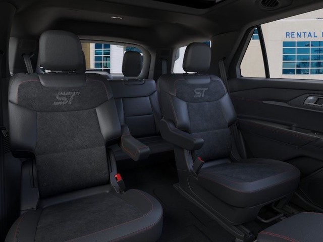 Ford Explorer Vehicle Full-screen Gallery Image 11