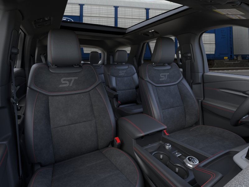 Ford Explorer Vehicle Full-screen Gallery Image 10