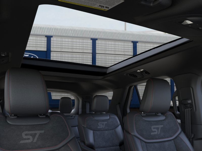 Ford Explorer Vehicle Full-screen Gallery Image 22