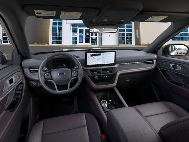 Ford Explorer Vehicle Full-screen Gallery Image 9