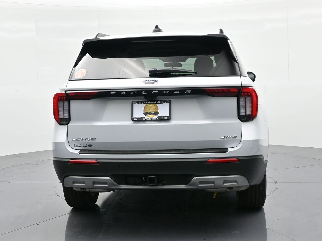 Ford Explorer Vehicle Full-screen Gallery Image 7