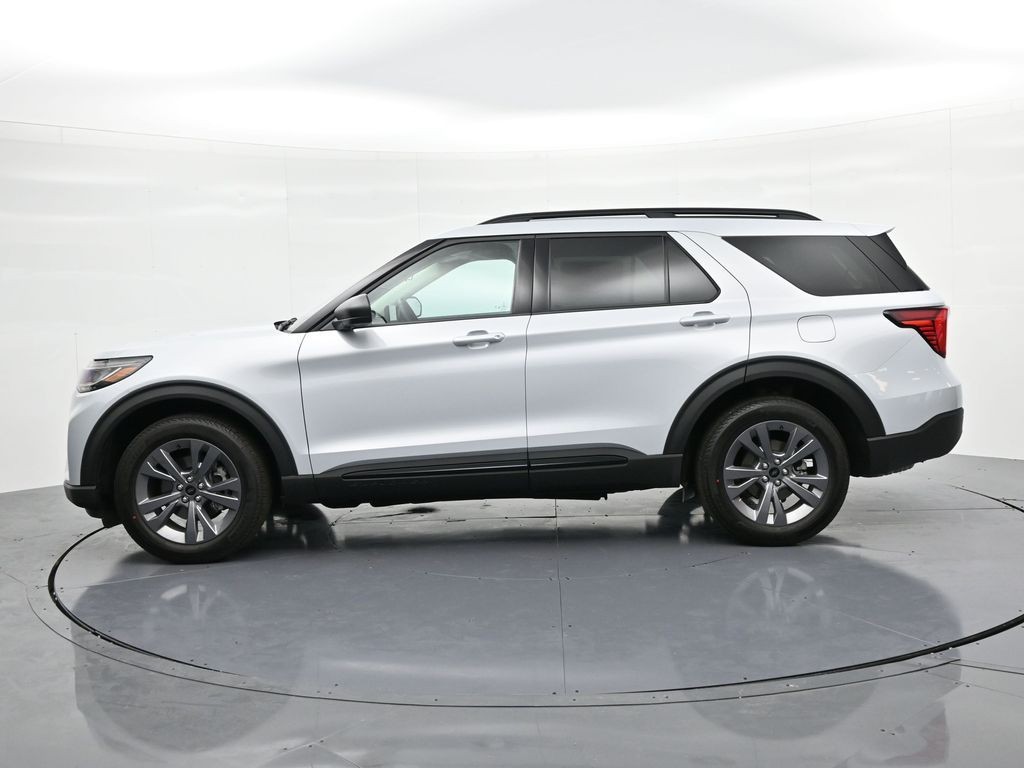 Ford Explorer Vehicle Full-screen Gallery Image 9