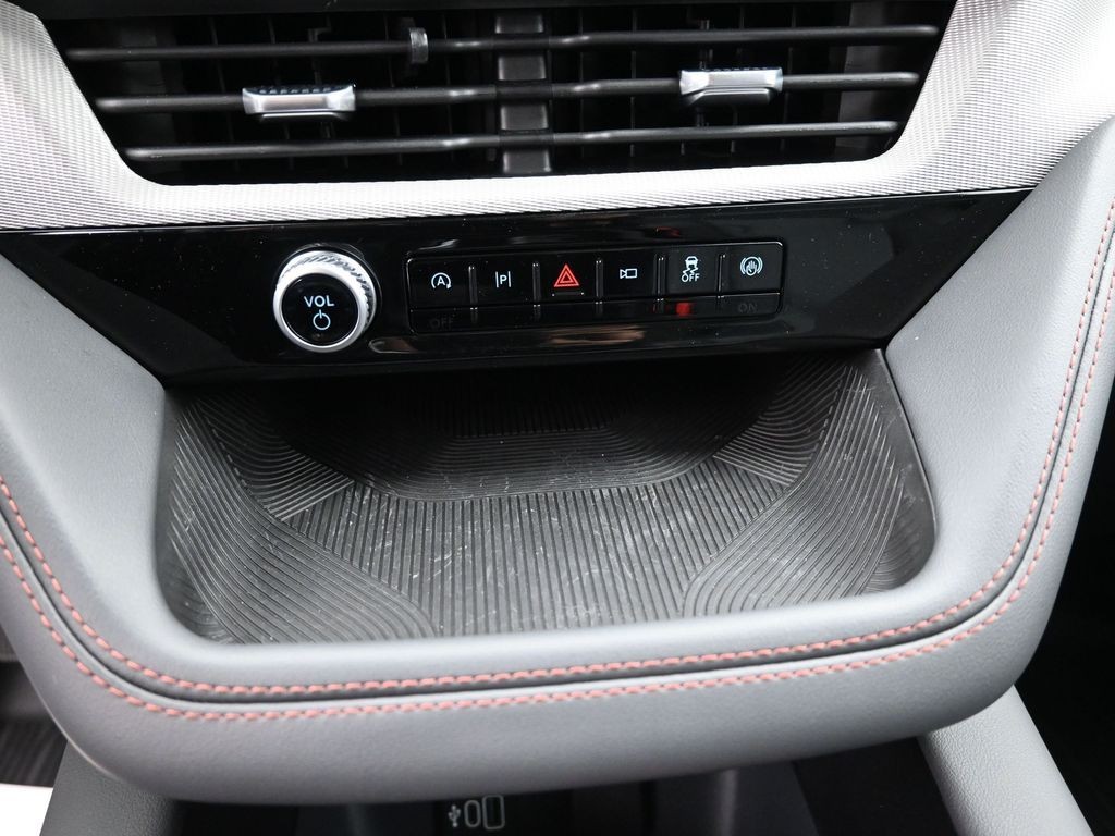 Ford Explorer Vehicle Full-screen Gallery Image 15