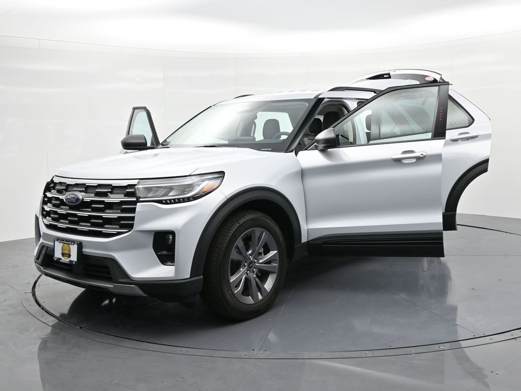 Ford Explorer Vehicle Full-screen Gallery Image 28