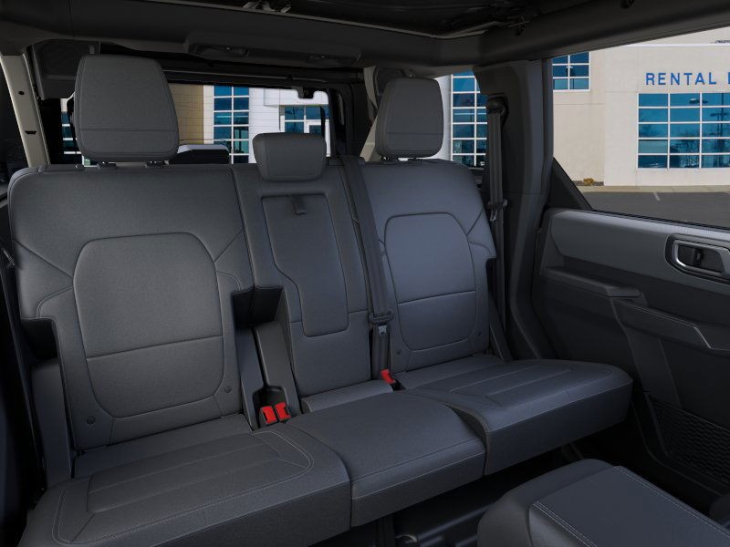 Ford Bronco Vehicle Full-screen Gallery Image 11