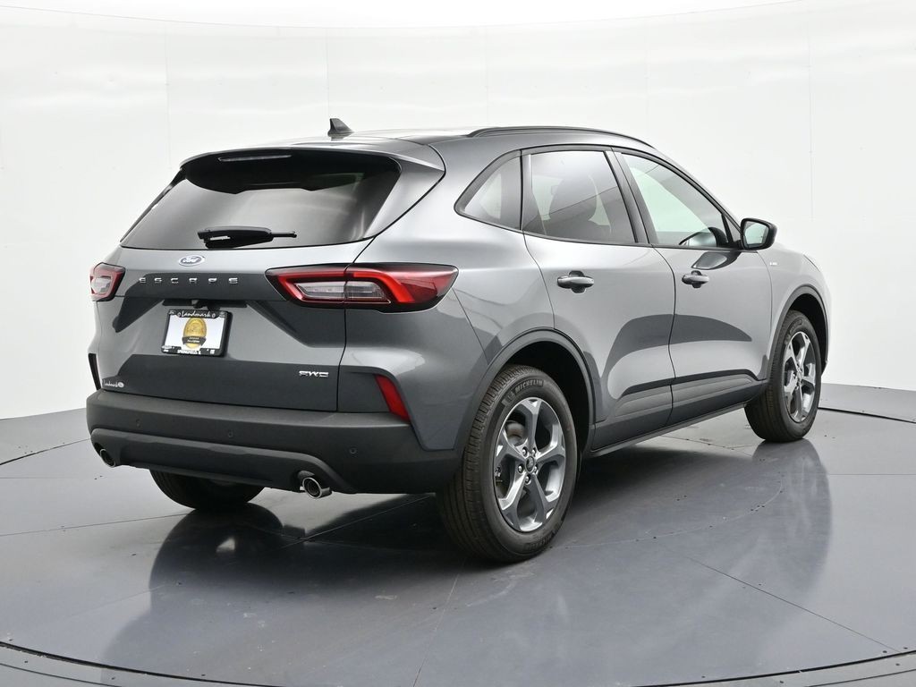 Ford Escape Vehicle Full-screen Gallery Image 6