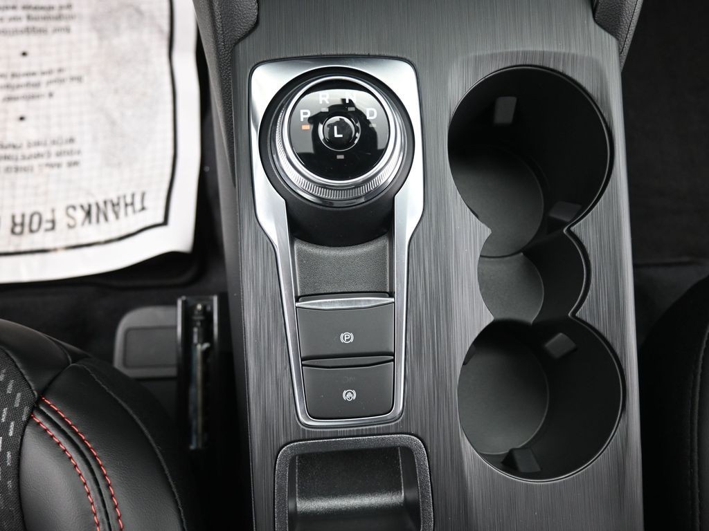 Ford Escape Vehicle Full-screen Gallery Image 12