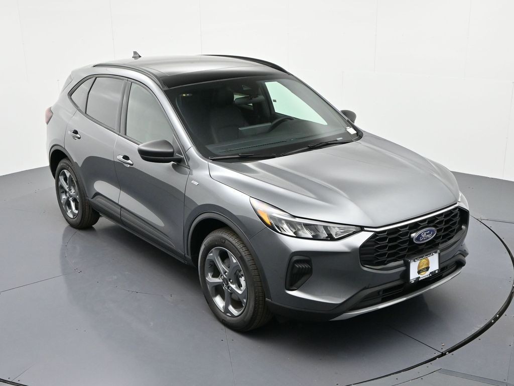 Ford Escape Vehicle Full-screen Gallery Image 17