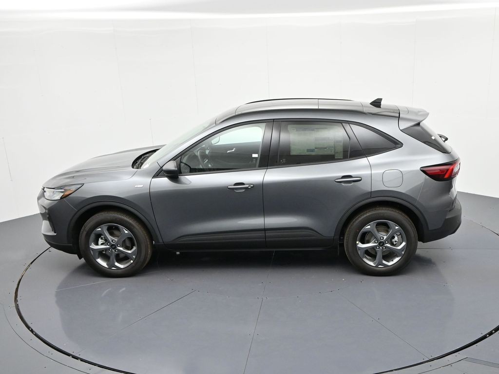 Ford Escape Vehicle Full-screen Gallery Image 20