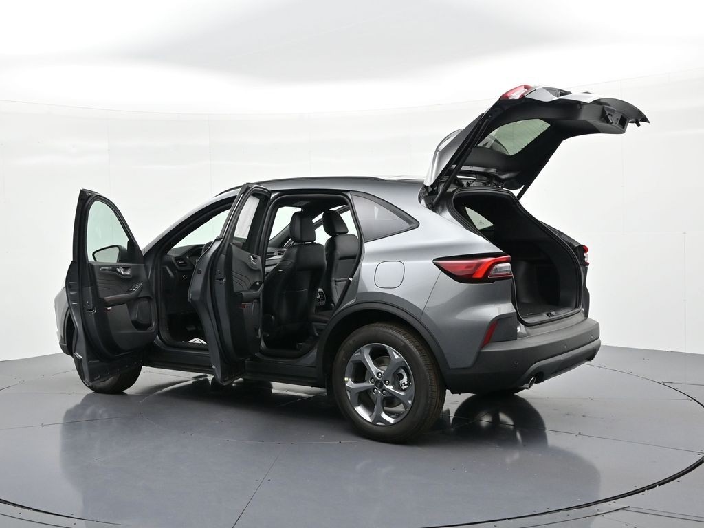 Ford Escape Vehicle Full-screen Gallery Image 26