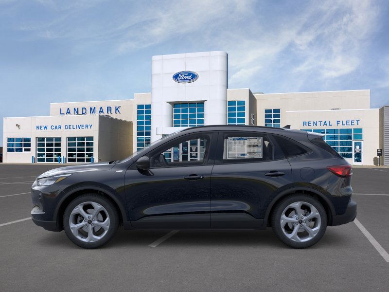 Ford Escape Vehicle Full-screen Gallery Image 3