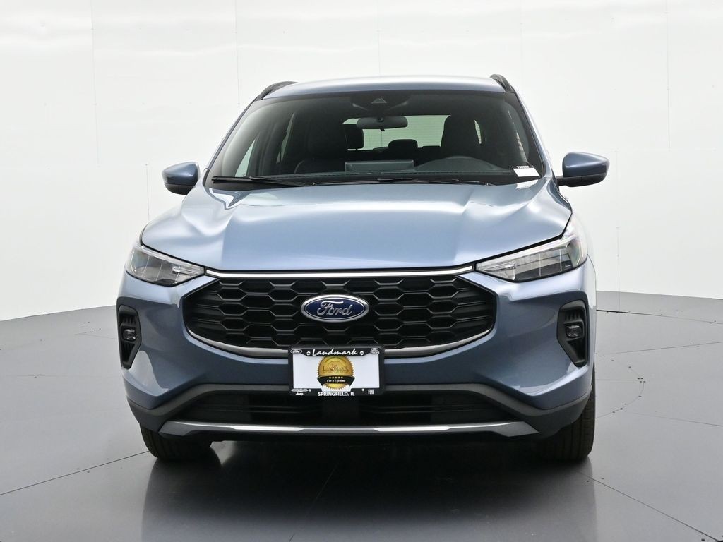 Ford Escape Hybrid Vehicle Full-screen Gallery Image 3