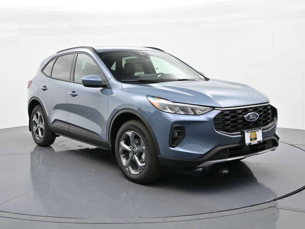 Ford Escape Hybrid Vehicle Full-screen Gallery Image 4