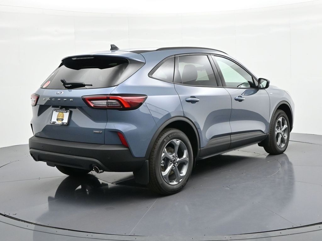 Ford Escape Hybrid Vehicle Full-screen Gallery Image 6