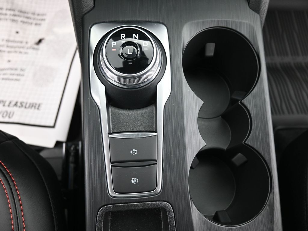 Ford Escape Hybrid Vehicle Full-screen Gallery Image 12