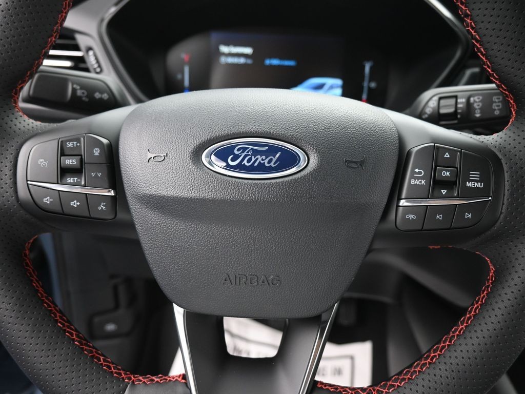 Ford Escape Hybrid Vehicle Full-screen Gallery Image 13