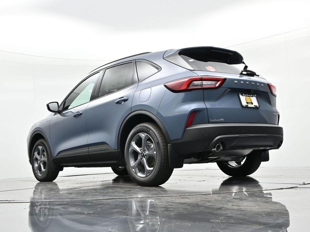 Ford Escape Hybrid Vehicle Full-screen Gallery Image 21