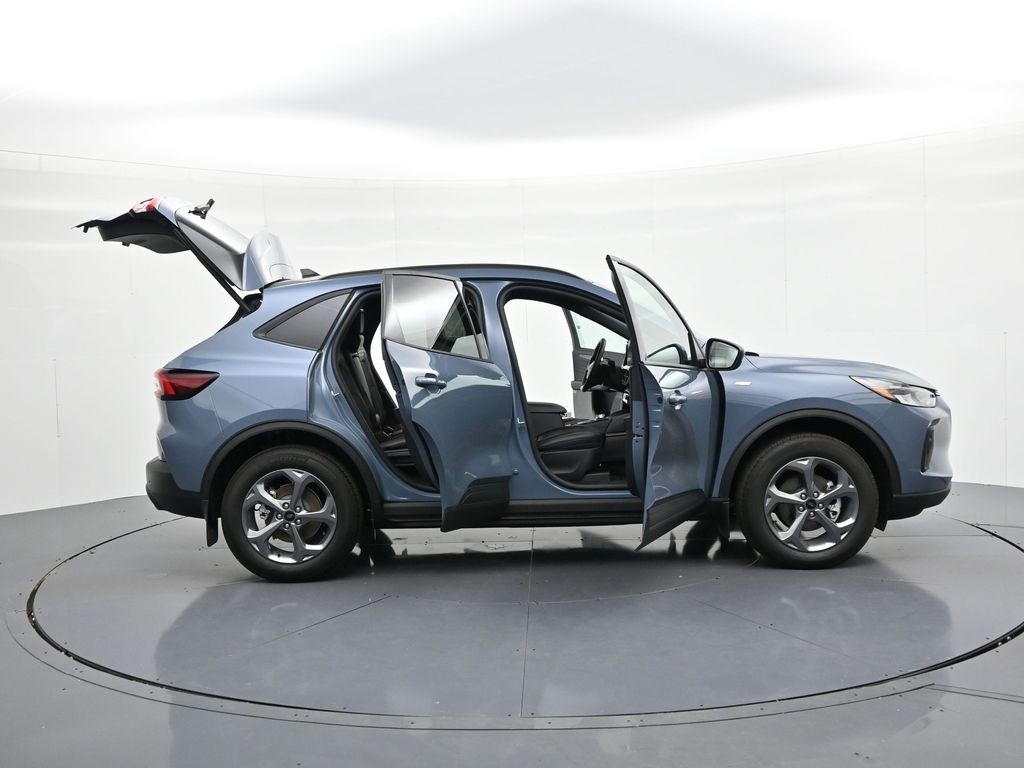Ford Escape Hybrid Vehicle Full-screen Gallery Image 25