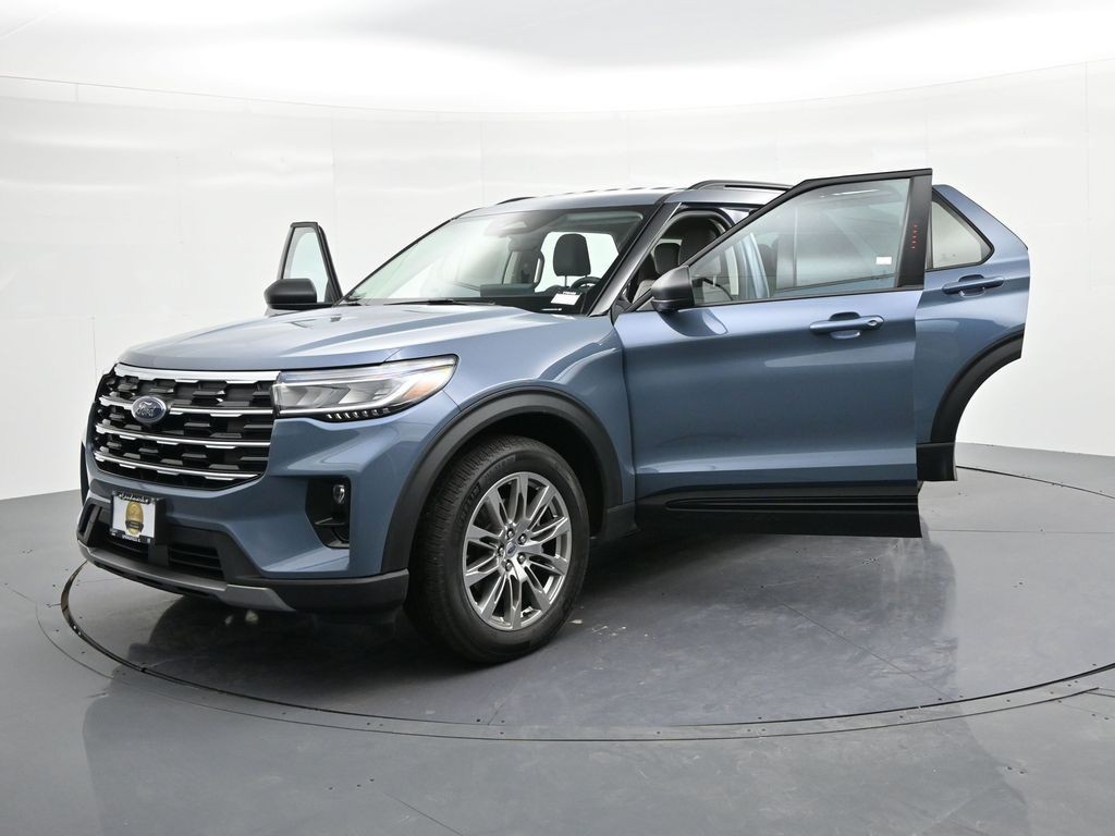 Ford Explorer Vehicle Full-screen Gallery Image 28