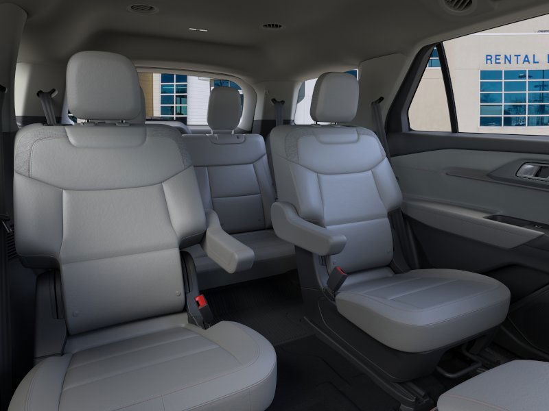 Ford Explorer Vehicle Full-screen Gallery Image 11