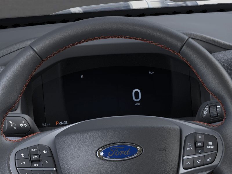 Ford Explorer Vehicle Full-screen Gallery Image 13