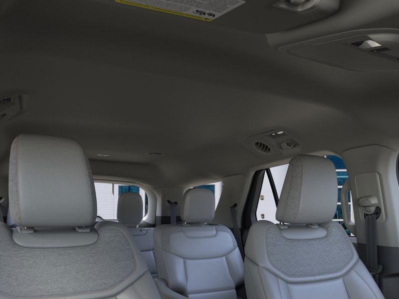 Ford Explorer Vehicle Full-screen Gallery Image 22