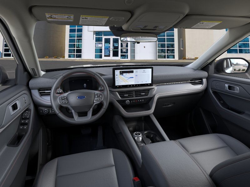 Ford Explorer Vehicle Full-screen Gallery Image 9
