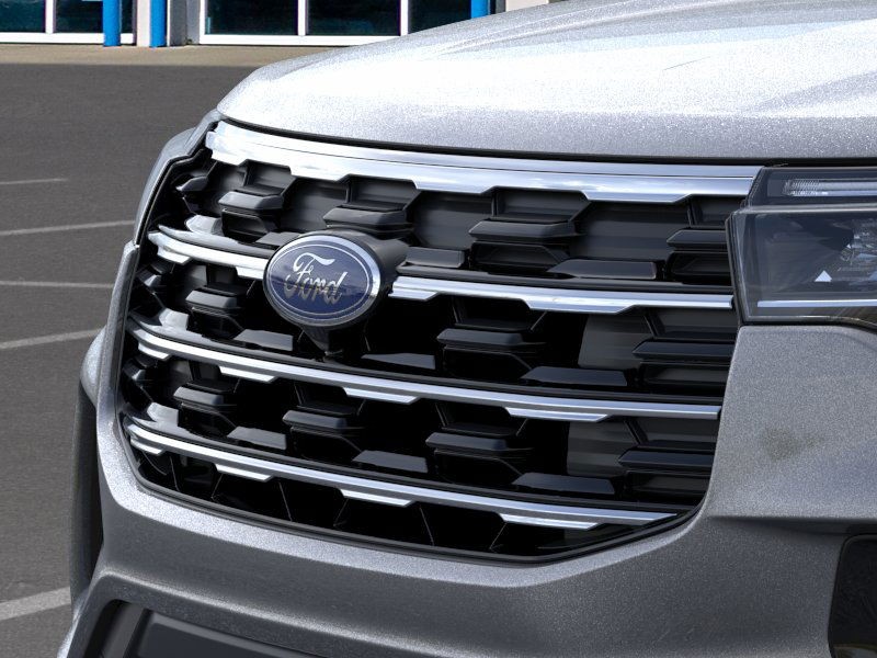 Ford Explorer Vehicle Full-screen Gallery Image 17