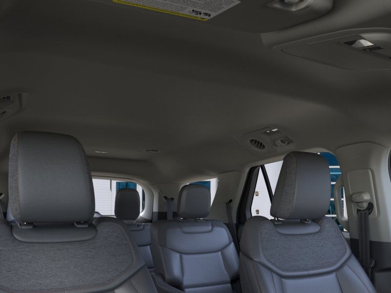 Ford Explorer Vehicle Full-screen Gallery Image 22