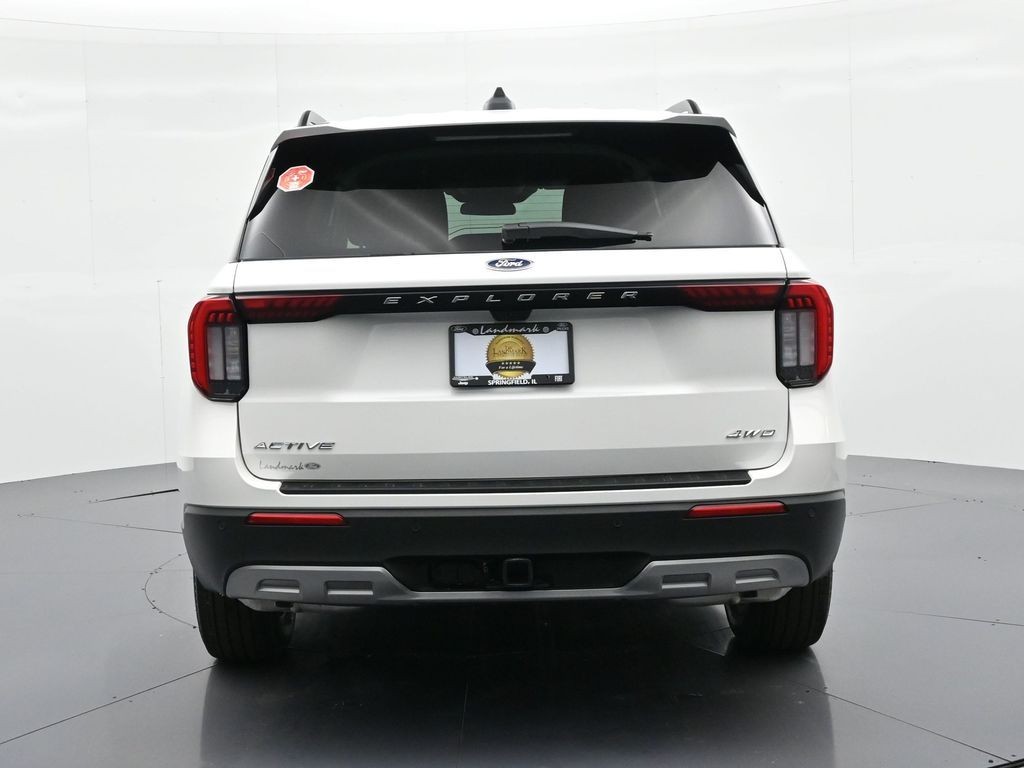Ford Explorer Vehicle Full-screen Gallery Image 7