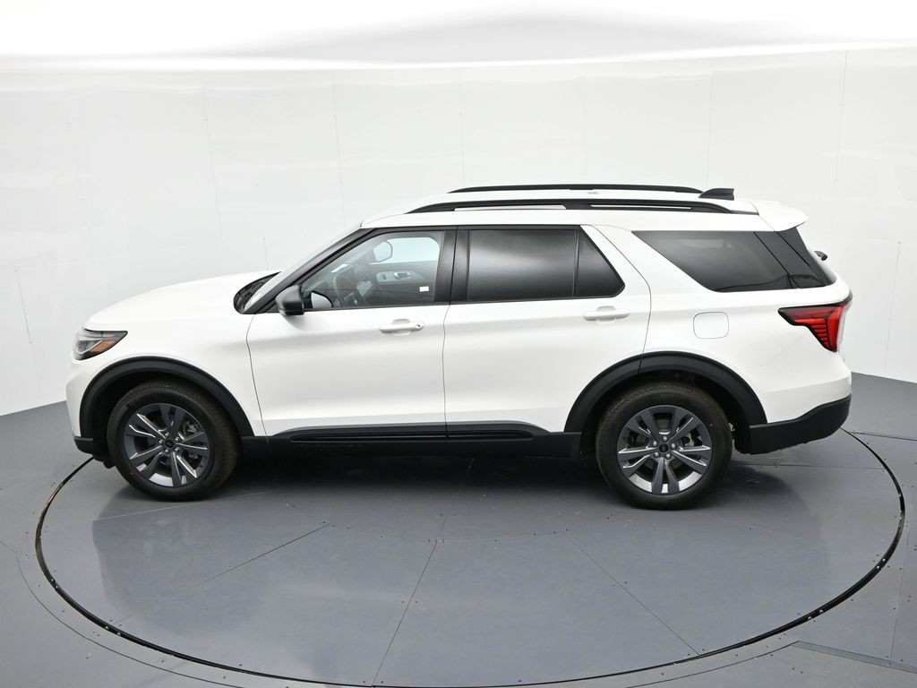 Ford Explorer Vehicle Full-screen Gallery Image 20