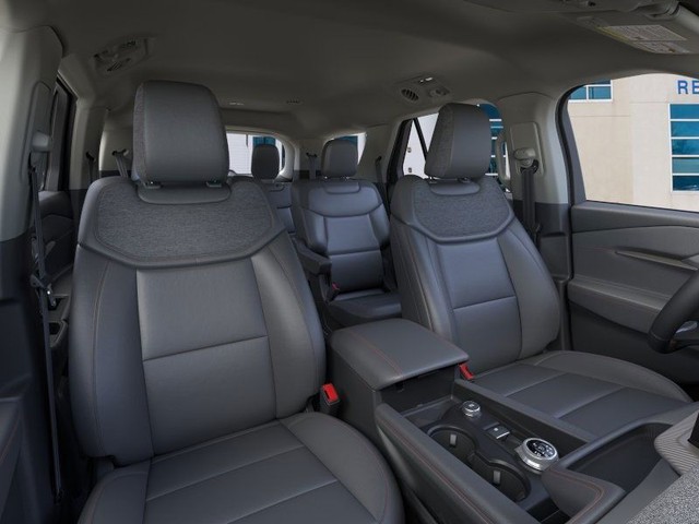 Ford Explorer Vehicle Full-screen Gallery Image 10