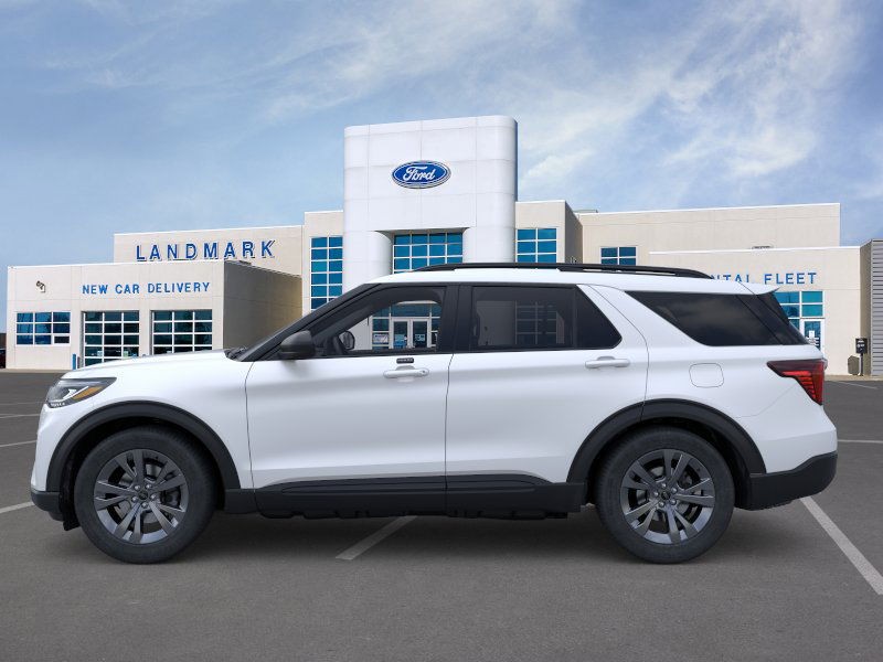 Ford Explorer Vehicle Full-screen Gallery Image 3