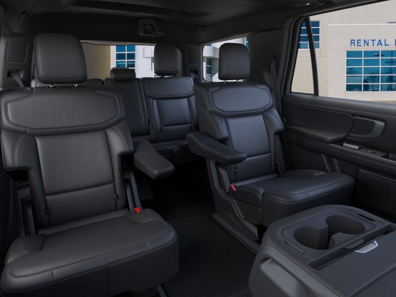 Ford Expedition Vehicle Full-screen Gallery Image 11