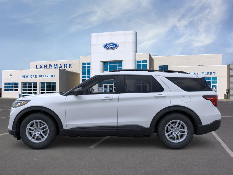 Ford Explorer Vehicle Full-screen Gallery Image 3